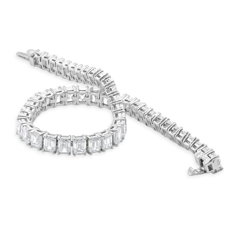 18 Karat White Gold Emerald Cut Diamond Tennis Bracelet