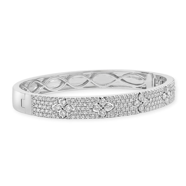 18 Karat White Gold Pave Diamond Bangle Bracelet with Floral Cut Out Stations