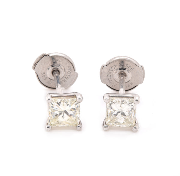 14 Karat White Gold Diamond Stud Earrings