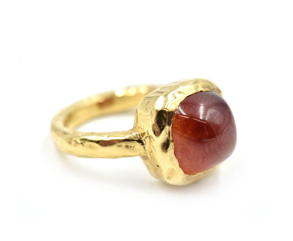 Cabochon Red Tourmaline 14k Yellow Gold Hammered Ring